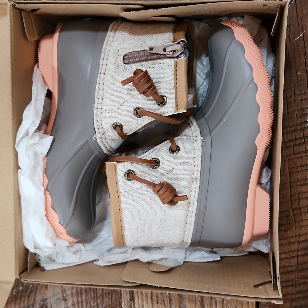 New Girls Sperry Saltwater Boot